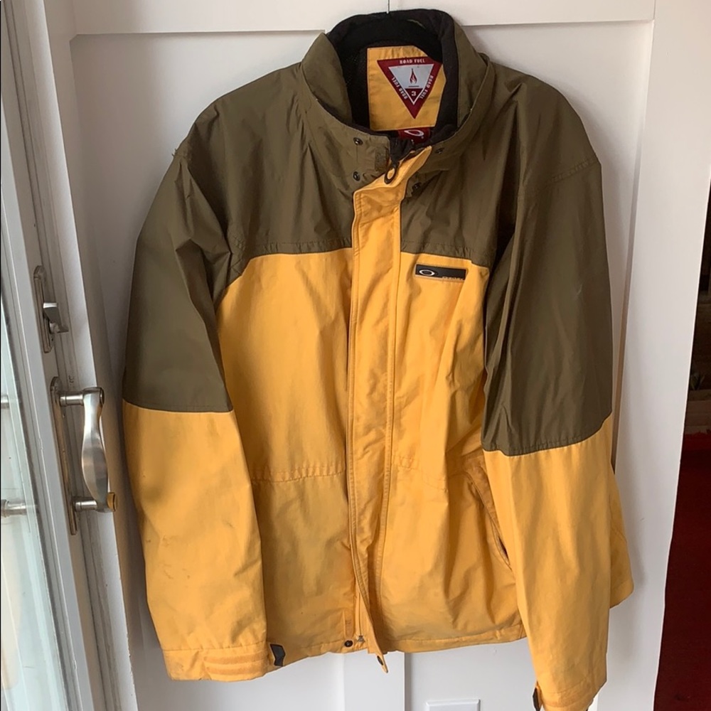 Oakley Men’s Snowboarding Jacket